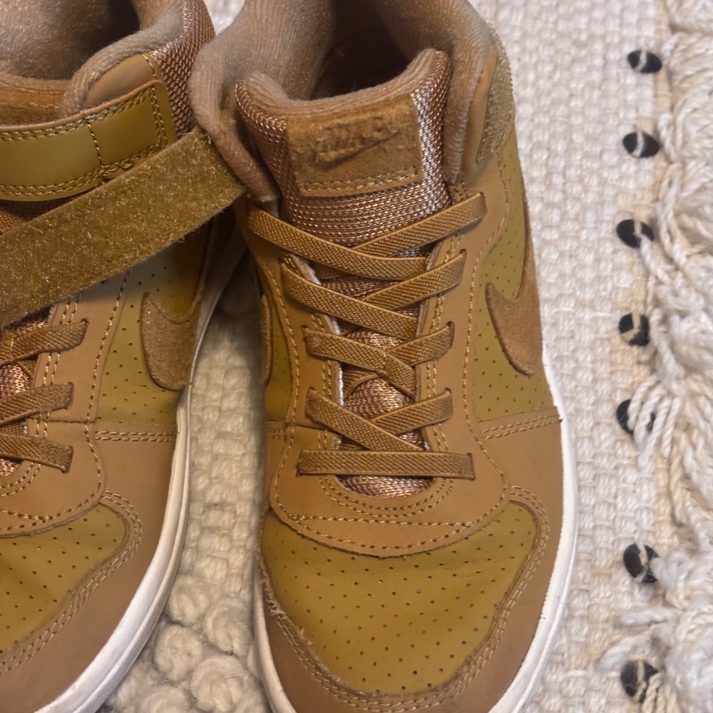 Nike Kid’s Air Force 1 High LV8 Wheat / Light Brown Size 2Y - Picture 3 of 9